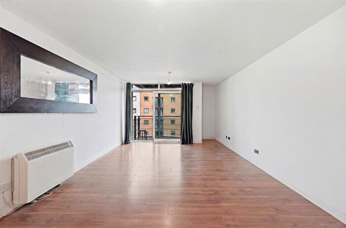 1 Bedroom Apartment For Sale In Inverness Mews, North Woolwich, E16