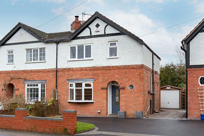 3 Bedroom Semi-Detached House For Sale In Station Road, Alvechurch, B48