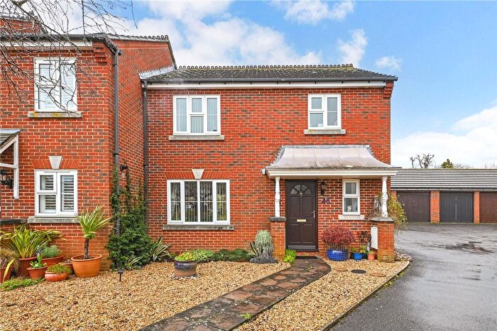 3 Bedroom End Terrace House For Sale In King George Gardens, Chichester, PO19
