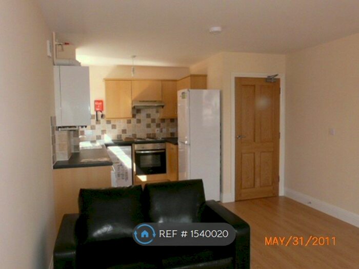 4 Bedroom Maisonette To Rent In Landguard Road, Southampton, SO15
