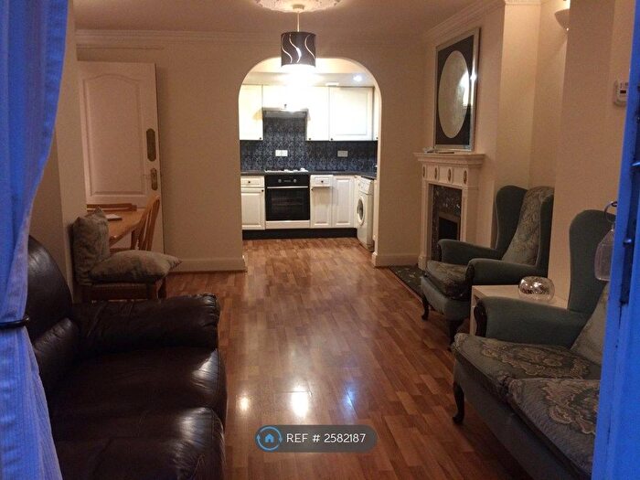 2 Bedroom Flat To Rent In Fortess Road, London, NW5