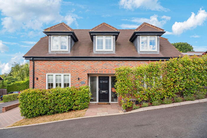 4 Bedroom Detached House For Sale In Franklin Close, Chesham, Buckinghamshire, HP5
