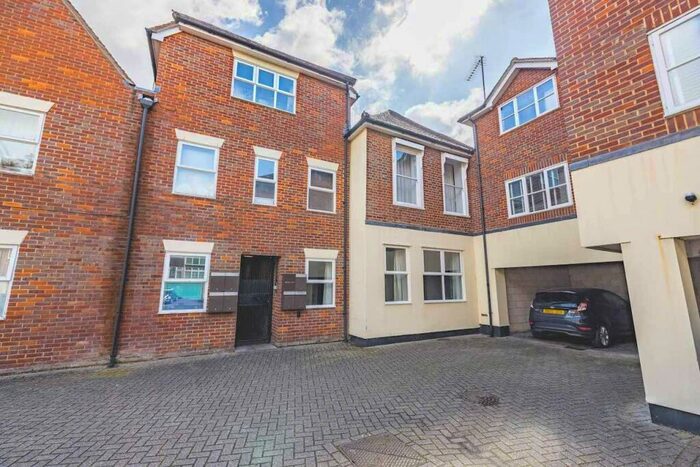 1 Bedroom Apartment For Sale In High Street, Eton, SL4