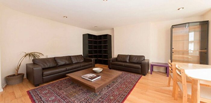 4 Bedroom Flat To Rent In Ranelagh Road, London, W5