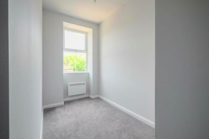 2 Bedroom Cottage To Rent In Meltham Road, Lockwood, HD1