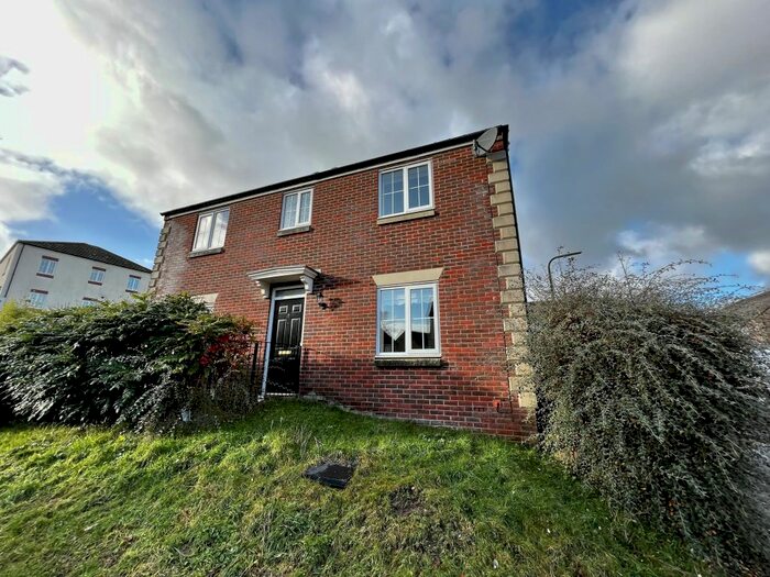 4 Bedroom Detached House To Rent In Trem Y Coleg, Carmarthen, Carmarthenshire, SA31
