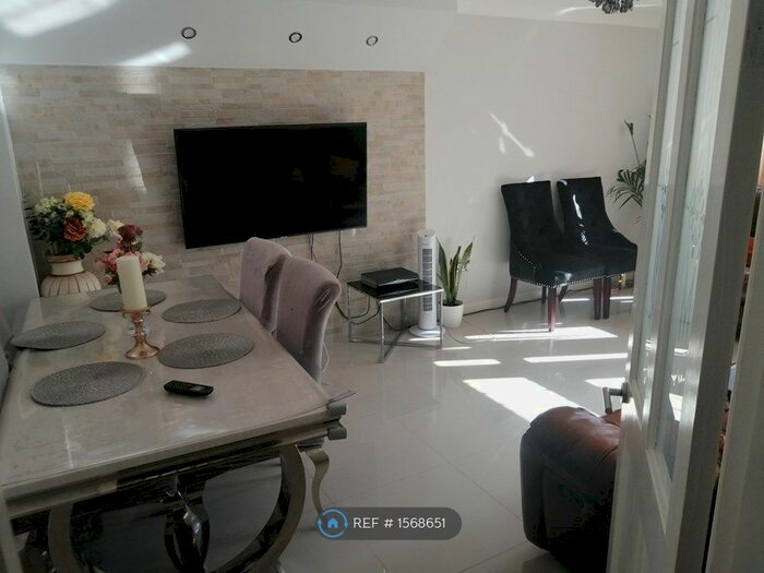 5 Bedroom Terraced House To Rent In Swinford Gardens, London, SW9