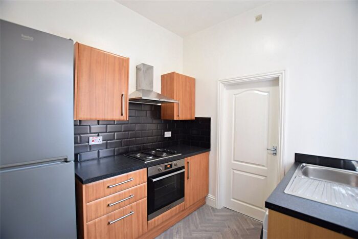 2 Bedroom Flat To Rent In Fern Dene Road, Gateshead, NE8