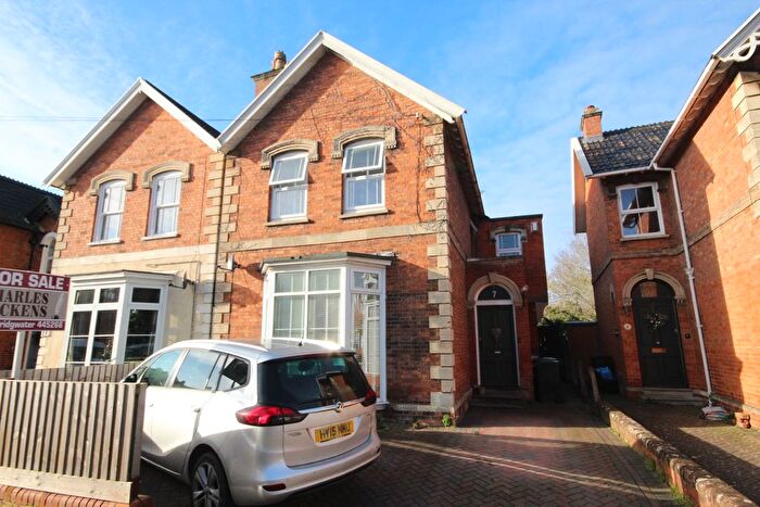 5 Bedroom Semi Detached House For Sale In Alexandra Road, Bridgwater, TA6