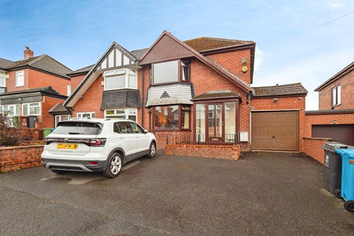 3 Bedroom Semi-Detached House For Sale In Sholver Hill Close, Oldham, Lancashire, OL1