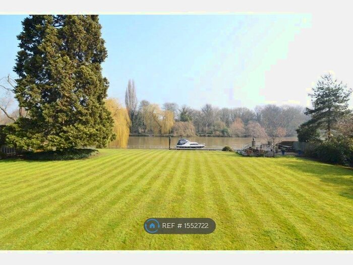 2 Bedroom Flat To Rent In Strawberry Vale, Twickenham, TW1