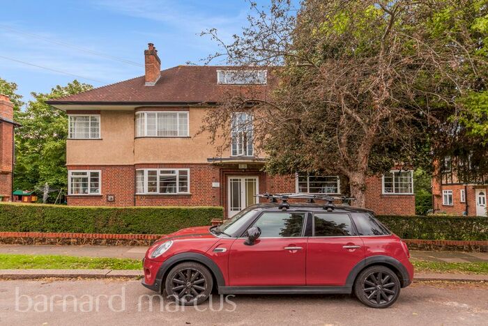 3 Bedroom Flat To Rent In Grove Avenue, Sutton, SM1