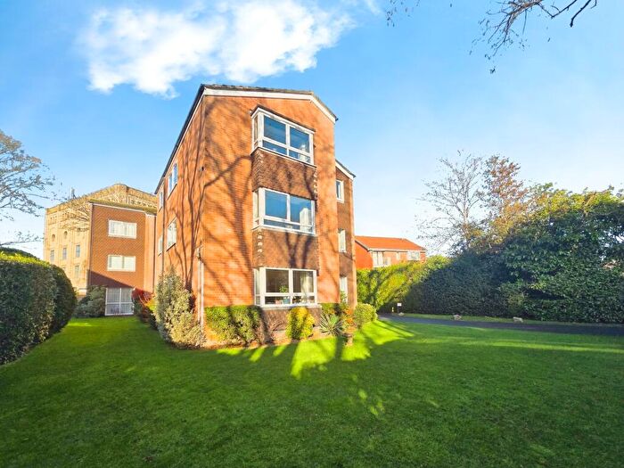 2 Bedroom Apartment For Sale In Grosvenor Road, Westbourne, BH4