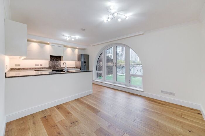 3 Bedroom Flat To Rent In Pepper Street, Millwall, E14