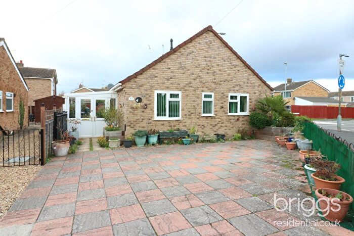 3 Bedroom Bungalow For Sale In The Grove, Market Deeping, PE6