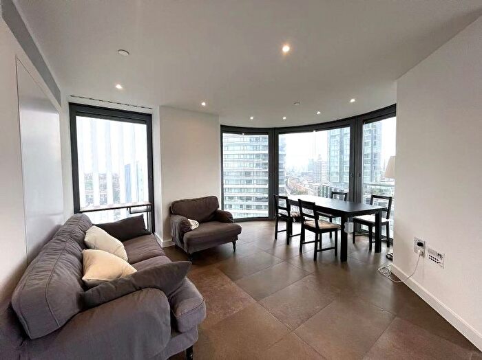 2 Bedroom Flat To Rent In Chronicle Tower, B City Road, London, EC1V