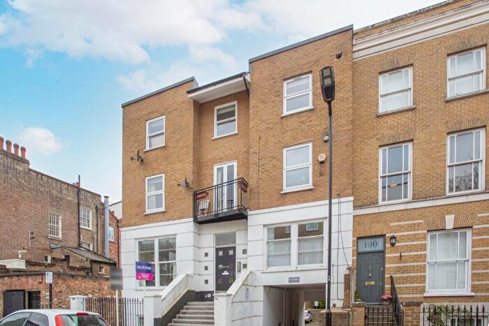 2 Bedroom Apartment For Sale In Shakspeare Walk, London, N16
