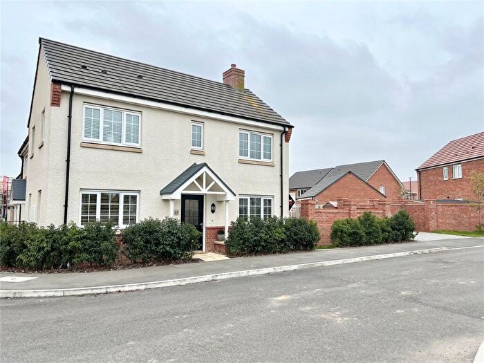 3 Bedroom Semi-Detached House For Sale In Alder Avenue, Humberston, DN36