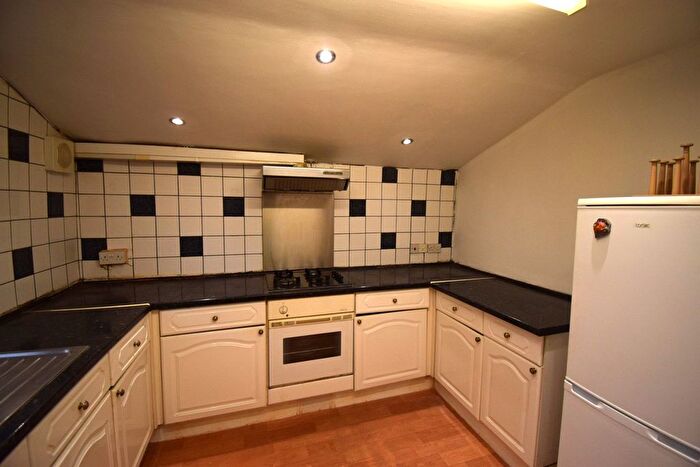 2 Bedroom Flat To Rent In Ilford, IG3