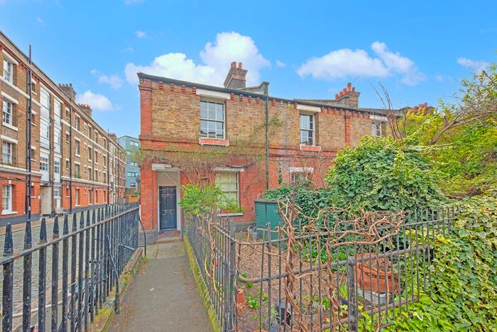 1 Bedroom Flat To Rent In Gibson Gardens, London, N16