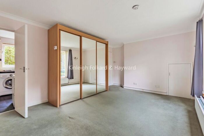 Flat To Rent In Lubbock Road, Chislehurst, BR7