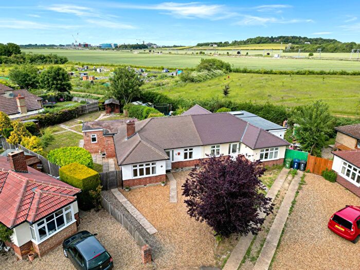 3 Bedroom Bungalow For Sale In Walden Way, Great Shelford, CB22