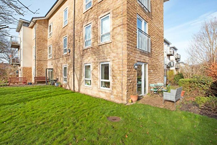 1 Bedroom Retirement Property For Sale In Emmandjay Court, Valley Drive, Ilkley, LS29