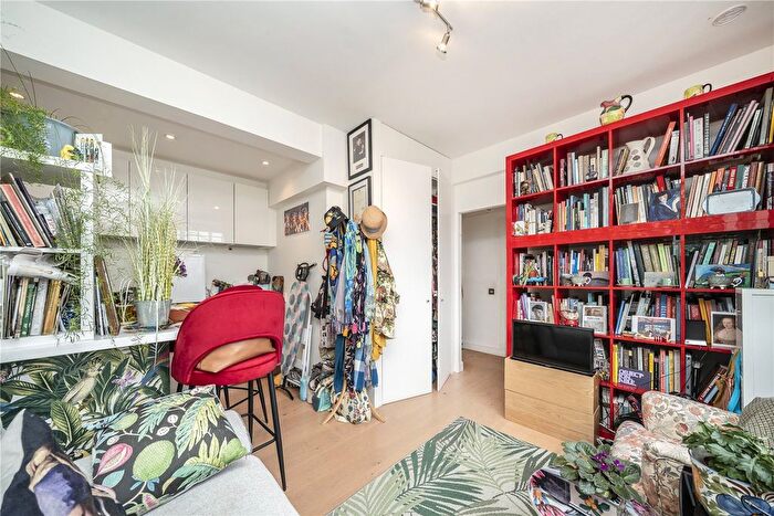 1 Bedroom Flat For Sale In Woburn Place, London, WC1H