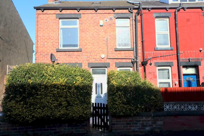 2 Bedroom House To Rent In Pinder Street, Farnley, Leeds, West Yorkshire, Uk, LS12