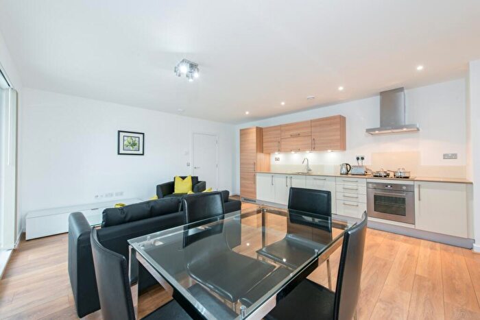 1 Bedroom Flat To Rent In Clubhouse Apartments, Stainsby Road, Poplar, London, E14
