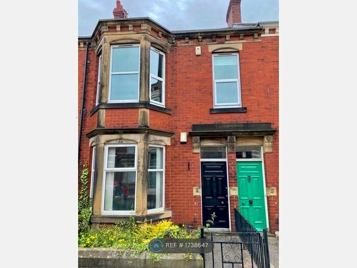 3 Bedroom Flat To Rent In Heaton, Newcastle Upon Tyne, NE6