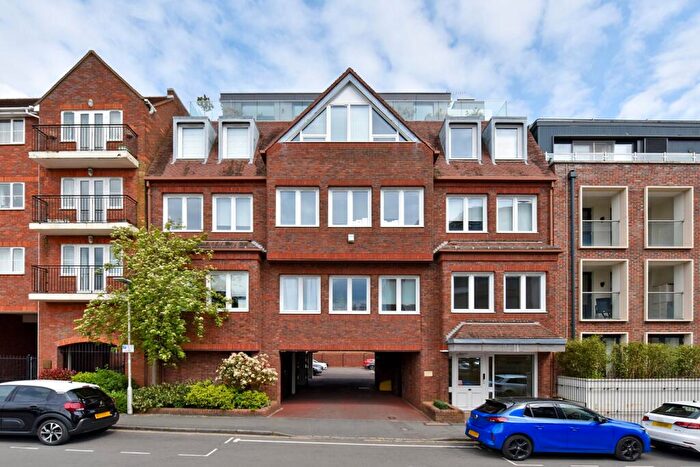 2 Bedroom Penthouse To Rent In Station Road, Gerrards Cross, SL9