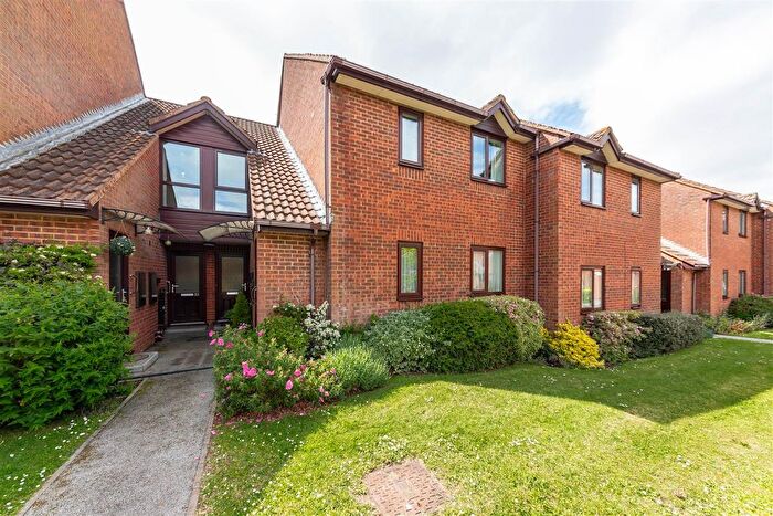 2 Bedroom Flat For Sale In Fallodon Way, Henleaze, Bristol, BS9