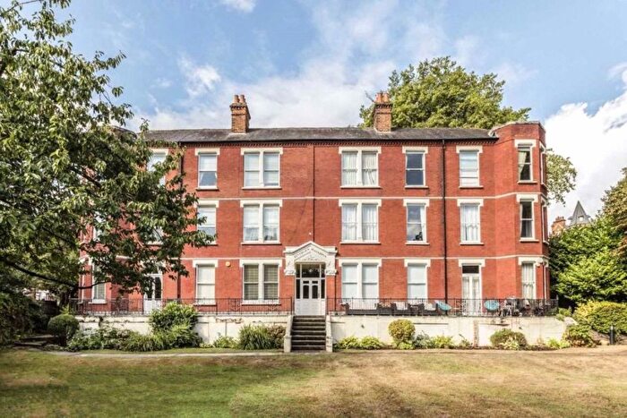 4 Bedroom Flat To Rent In Clevedon Road, East Twickenham, TW1