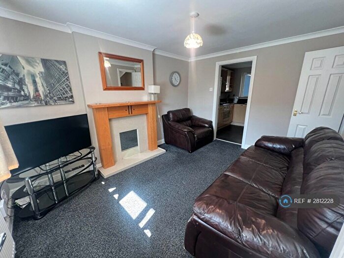 2 Bedroom End Of Terrace House To Rent In The Rydales, Hull, HU5