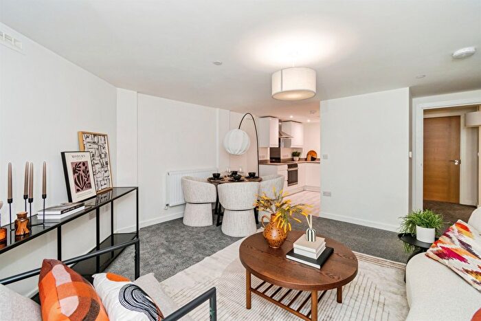 2 Bedroom Flat For Sale In Back Of The Walls, Southampton, SO14