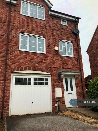 4 Bedroom Semi-Detached House To Rent In Stoops Lane, Doncaster, DN4