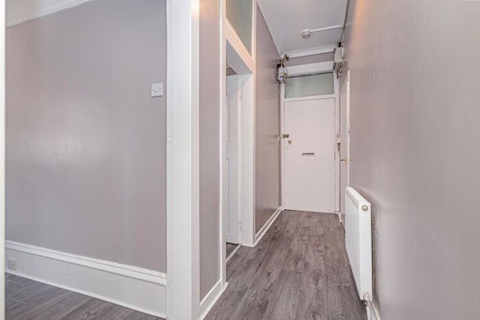 1 Bedroom Apartment For Sale In Clincart Road, Mount Florida, Glasgow, G42