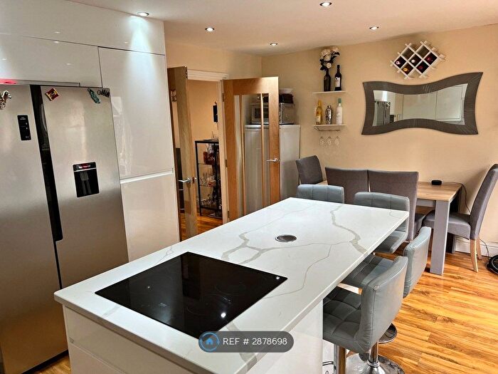 3 Bedroom Terraced House To Rent In Edinburgh Road, Reading, RG30