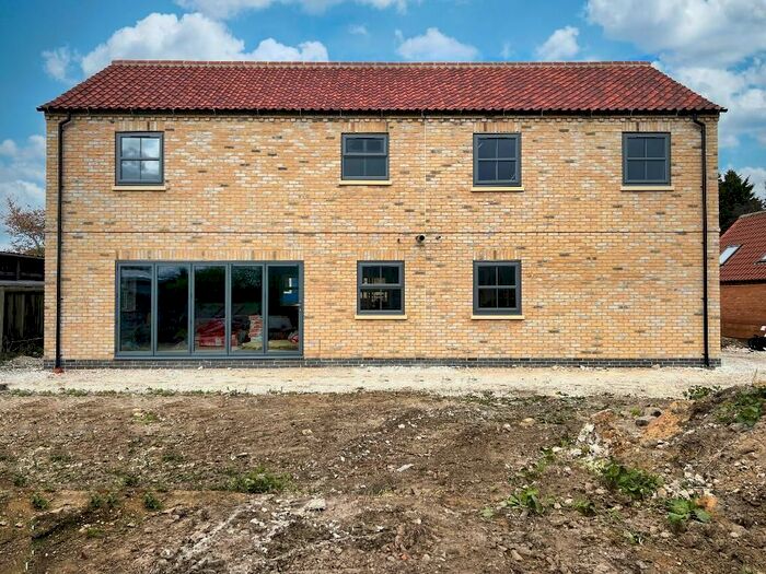 4 Bedroom Detached House For Sale In Weather Hill Close, North Newbald, East Yorkshire, YO43