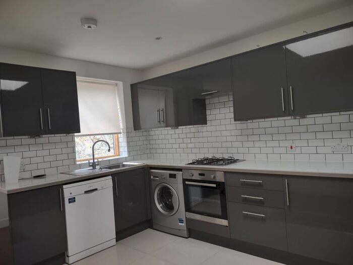 1 Bedroom Flat To Rent In Electric Lane, London, SW9