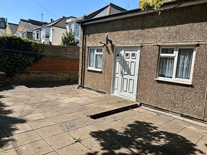 3 Bedroom Flat To Rent In Norfolk Road, Margate, CT9