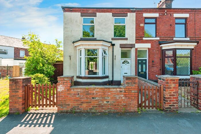 3 Bedroom Semi-Detached House For Sale In Halton View Road, Widnes, Cheshire, WA8