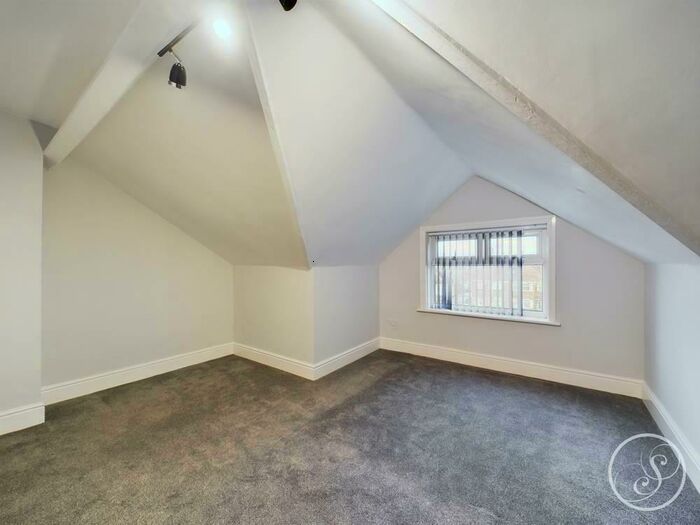 2 Bedroom Flat To Rent In Cross Gates Road, Leeds, LS15