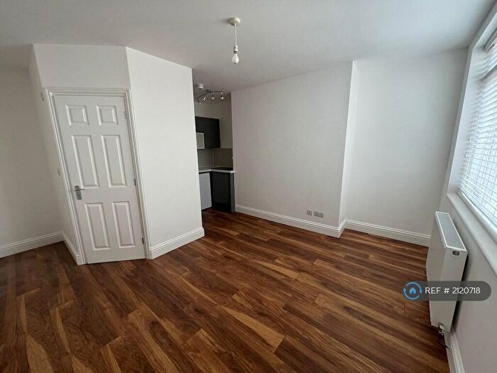 1 Bedroom Flat To Rent In Lansdowne Place, Hove, BN3