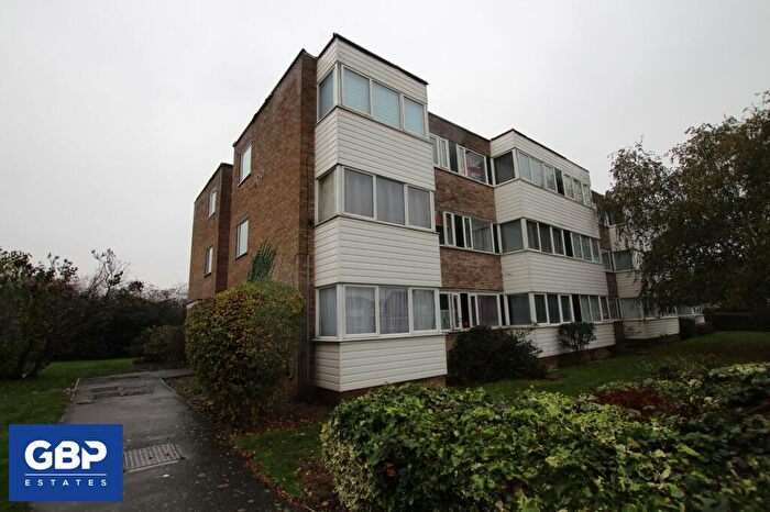 2 Bedroom Flat To Rent In Winston Close, Romford, RM7