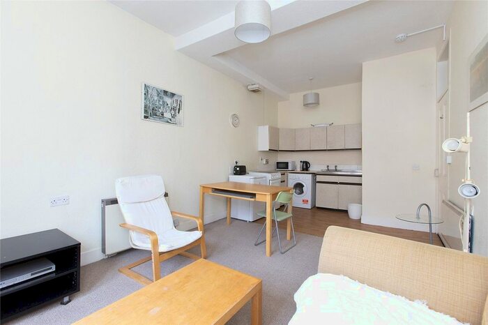 1 Bedroom Flat To Rent In Caledonian Place, Edinburgh, EH11