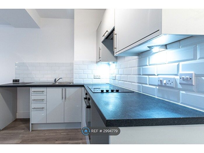 Studio To Rent In Fernwood Court, Bournemouth, BH1