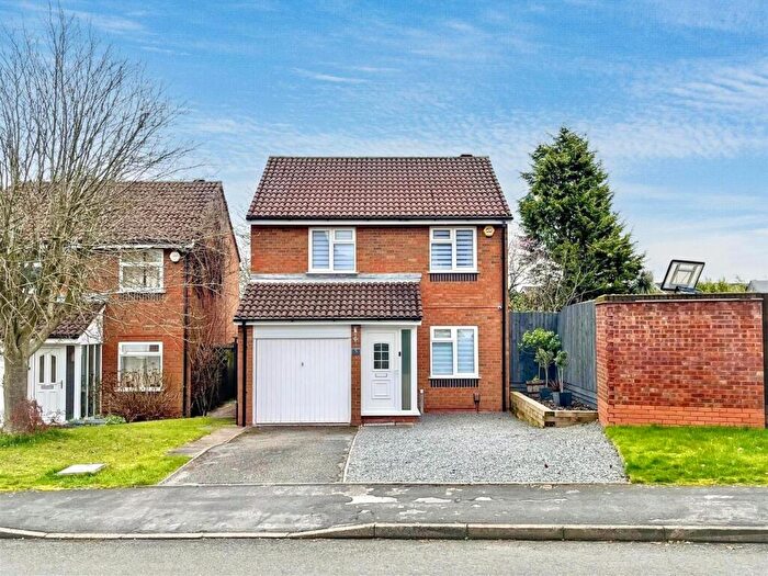 3 Bedroom Detached House For Sale In Fourlands Avenue, Sutton Coldfield, B72