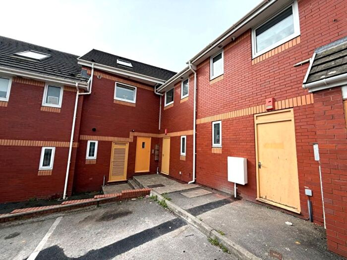 2 Bedroom Flat To Rent In Lime Street, Gorseinon, Swansea, SA4